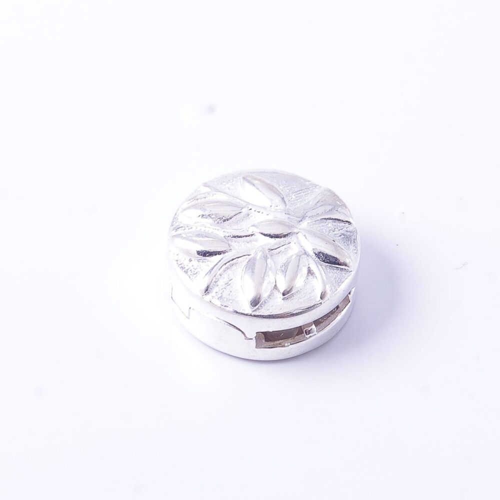 D2853A - DIJE DE PLATA 925 CHATO RELICARIO CON ARBOL LABRADO - Imagen 2