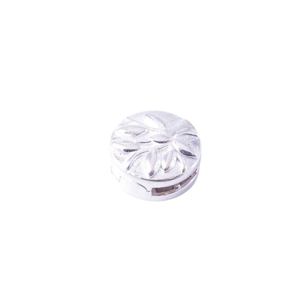 D2853A - DIJE DE PLATA 925 CHATO RELICARIO CON ARBOL LABRADO