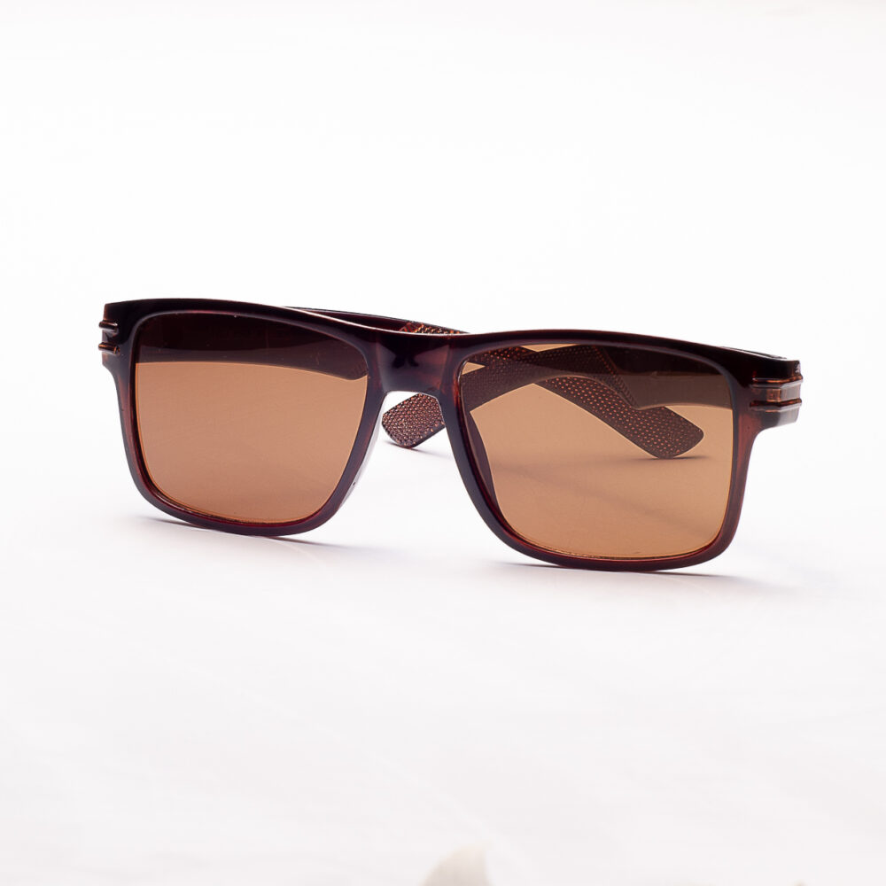 LENTES DE MODA MARRONES CON MARCO DEL MISMO TONO CON DETALLE A LOS COSTADOS - LE1004 - Imagen 2