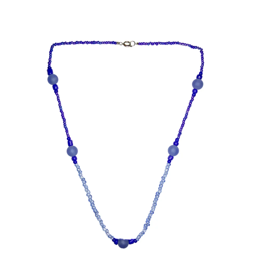 COLLAR DE BIJOU EN TONOS AZULES CON MOSTACILLAS-BIJ10