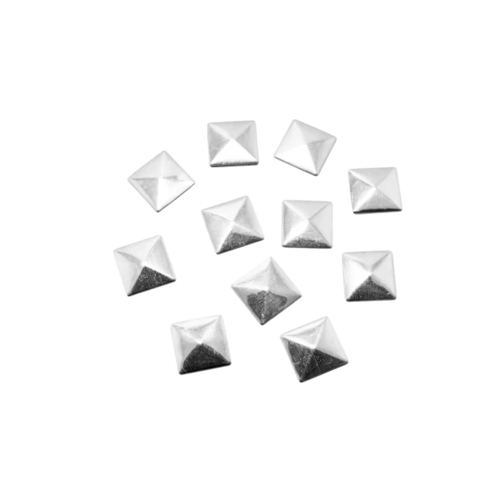 TACHAS PLATEADAS CUADRADAS GRANDES TERMOADHESIVAS X 10 GRAMOS-  TAC01