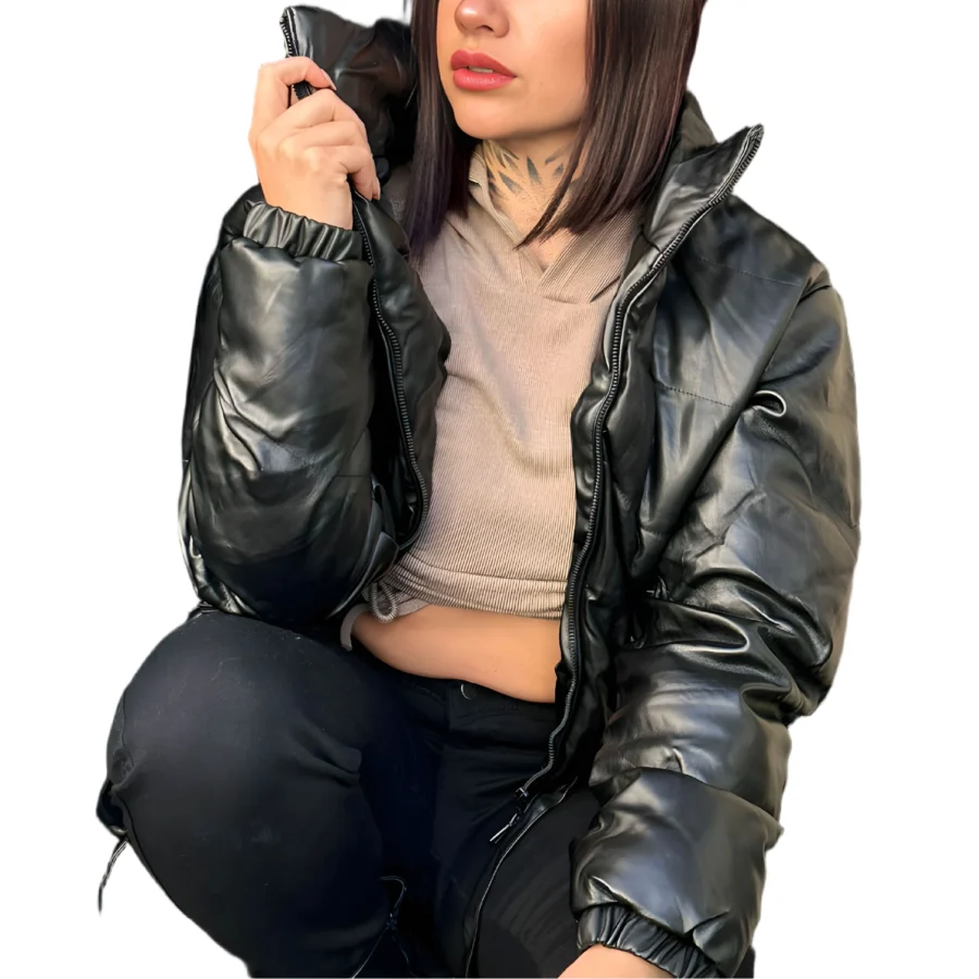 CAM101- CAMPERA ENGOMADA NEGRA- TALLE M
