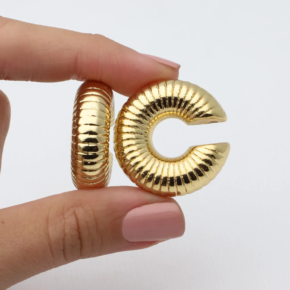EAR CUFF ACERO DORADO