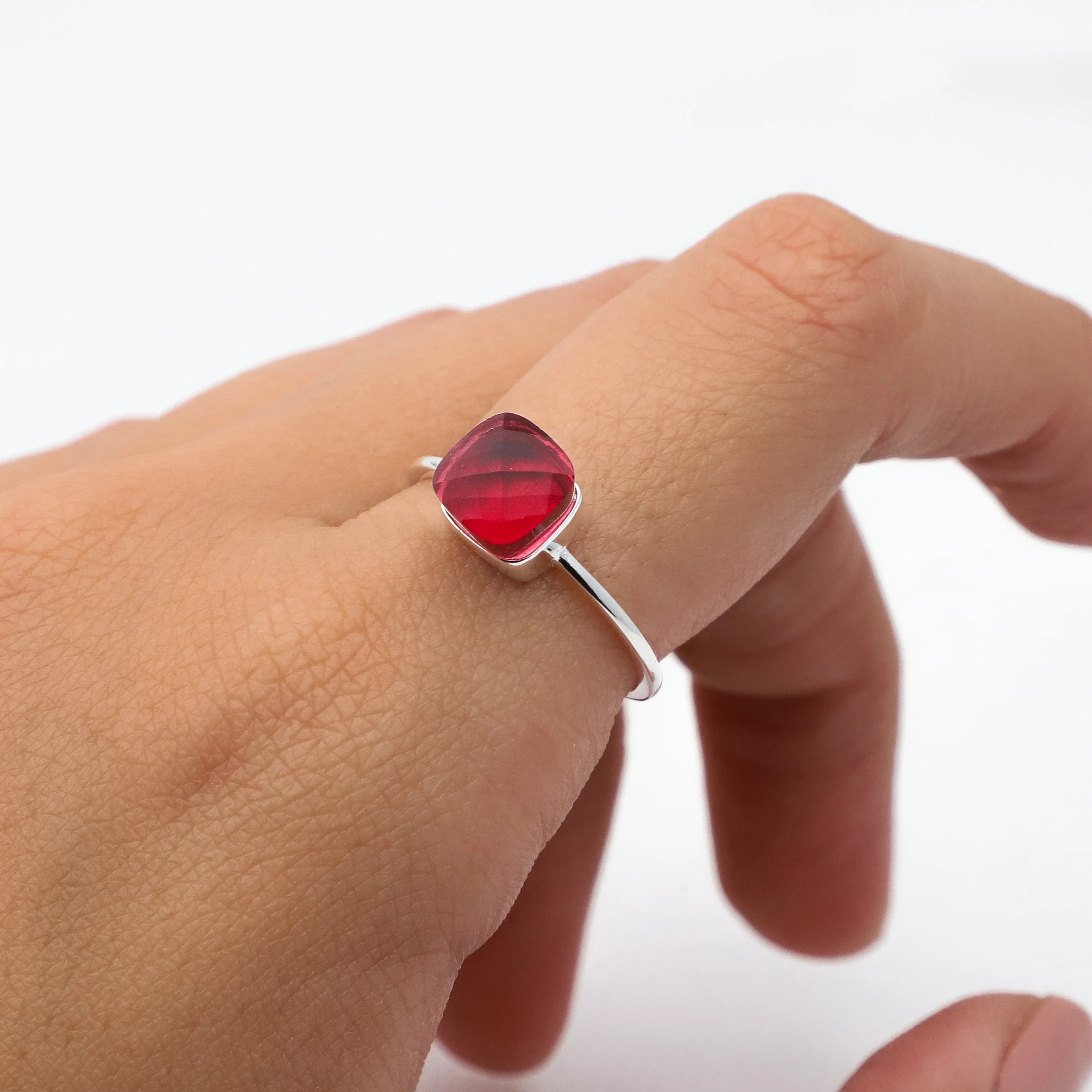 ANILLO PIEDRA ROJA